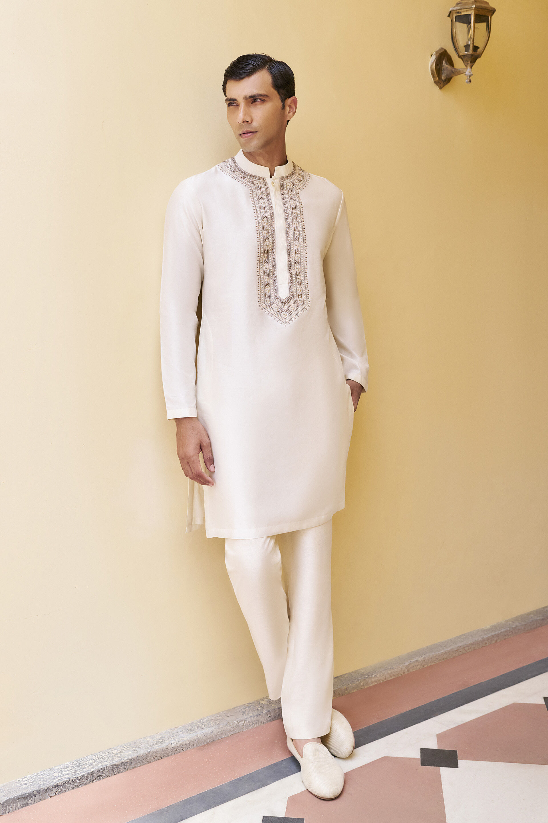 Tranquil Embroidered Mul Kurta - Off White